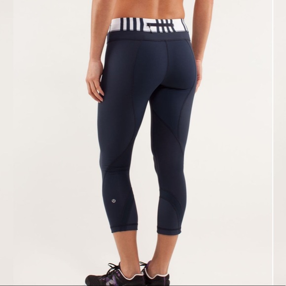 Lululemon Run: Inspire Crop II
Inkwell / Ocean Stripe Inkwell - Picture 2 of 10